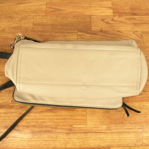 kate spade leather hand/crossbody bag purse 3 zipper, 2 drop-in compartments - Picture 3 of 6